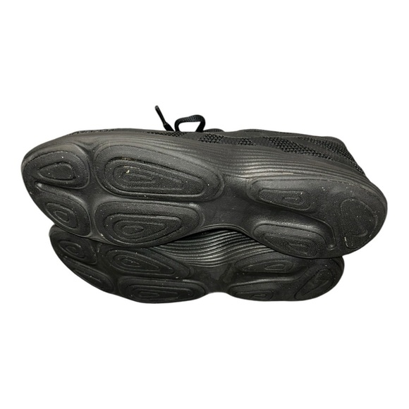 Nike Revolution 4 ‘Triple Black’ Women’s Sneakers – Size 9 USA pre-loved - Picture 5 of 12